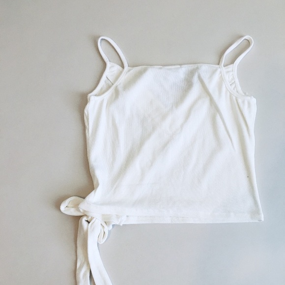 Side Tie Crop Top - Picture 4 of 4